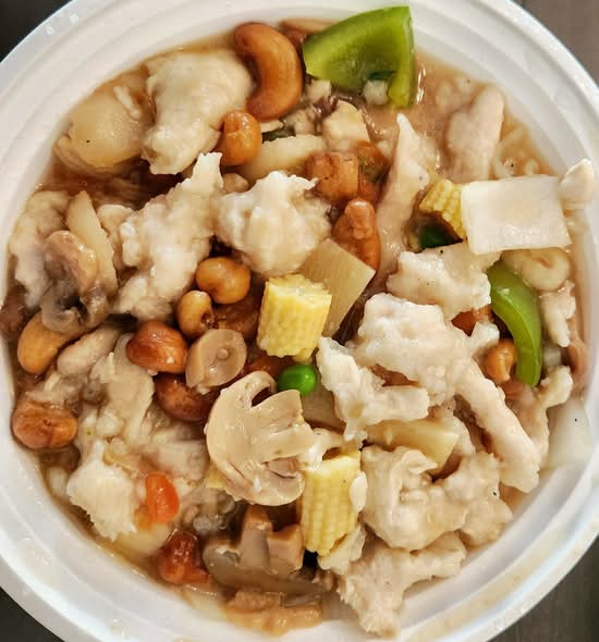 Chicken with Cashew Nuts 腰果雞